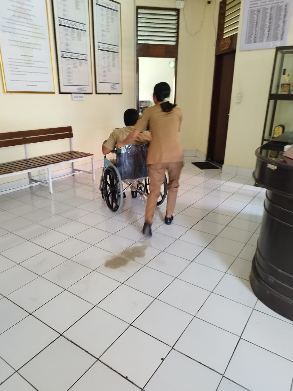 KURSI RODA